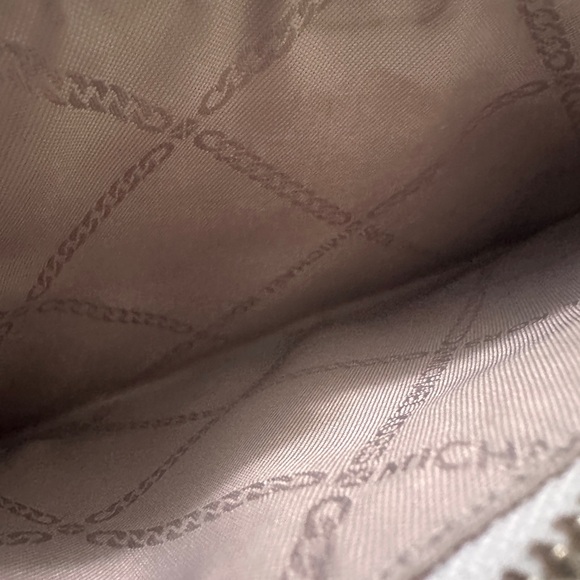 Michael Kors Monogram Cream Jet Set Wallet / Wristlet Clutch - Picture 10 of 10